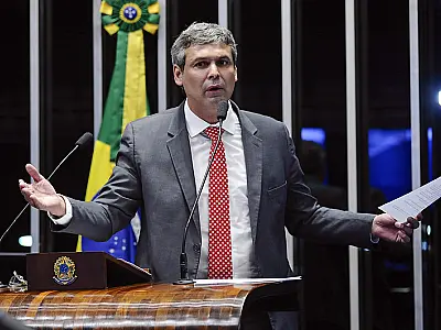 Líder do PT critica Centrão por dificultar aprovação de MP que amplia recursos para governo