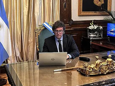 Milei surpreende ao assinar 13 decretos em seu primeiro dia como presidente da Argentina