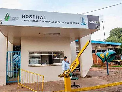 Crise de superlotação no Humap: Pacientes e lixeiras compartilham corredores