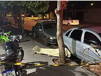 Homem é morto a tiros em frente de conveniência no bairro Aero Rancho