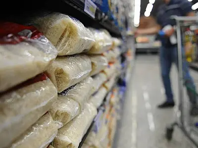 Governo avalia possibilidade de venda direta de arroz importado em meio a pressão do mercado