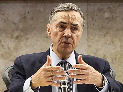 STF decidirá sobre quantidade de drogas para porte ou tráfico, não sobre penalidades, afirma Barroso