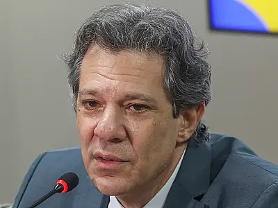 Saída de Haddad do Ministério da Economia depende de reunião entre Lula e Trump