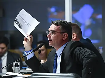 PL e Flávio Bolsonaro articulam proposta de trabalho flexível para enfrentar PEC do fim da escala 6x