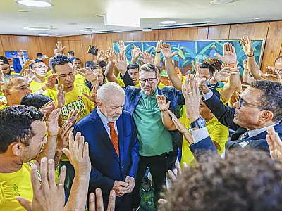 Lula critica uso eleitoral da religião e aponta falta de compromisso no Congresso