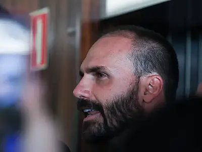 TCU recomenda que Câmara investigue gastos de Eduardo Bolsonaro
