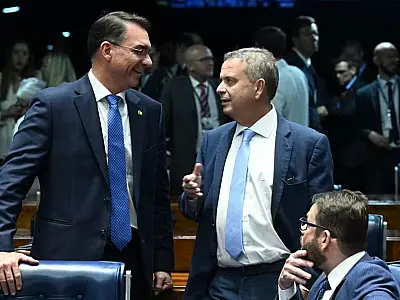Marinho entra na pré-campanha de Flávio Bolsonaro em movimento estratégico para o Nordeste