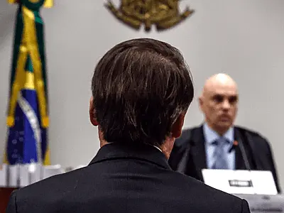Primeira Turma do STF forma maioria para manter prisão de Bolsonaro