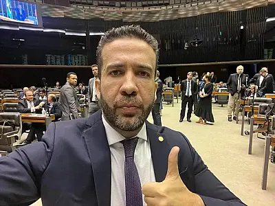 Áudio comprometedor agita Brasília e gera ameaças de cassação contra deputado federal