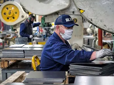 Produção industrial sobe 0,1% em abril e acumula 1,5% no ano