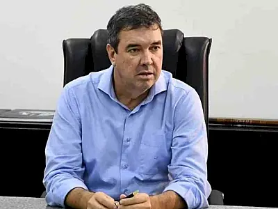 Governador Eduardo Riedel anuncia alterações significativas no alto escalão do governo estadual