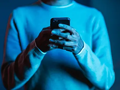 Felca denuncia que redes sociais favorecem pedófilos e reacende debate sobre regulamentação