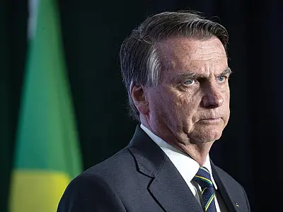 Bolsonaro ataca bloqueio do X como "Ditadura" e insinua prisão imminente em janeiro