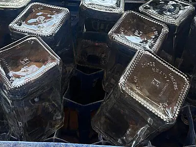Facebook remove grupo com mais de 11 mil membros envolvido na venda de garrafas para falsificação