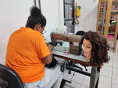Reeducandas produzem perucas e transformam vidas de mulheres com câncer em MS