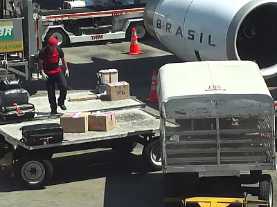 Anac pressiona companhias aéreas para reduzir cobrança de bagagens