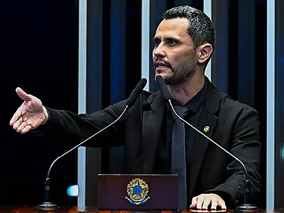 Cleitinho critica projeto que permite parcelamento de dívidas de partidos por até 15 anos