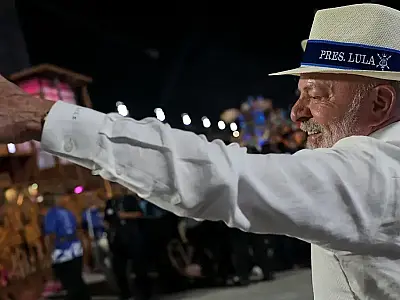 Homenagem a Lula na Sapucaí provoca reação da oposição