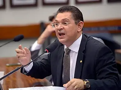 Líder do PL justifica agradecimento apenas a Tarcísio e cita 'lapso de memória' sobre outros governa