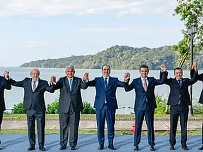 Lula no Panamá: defesa da neutralidade do Canal, críticas a intervenções e encontro com Kast