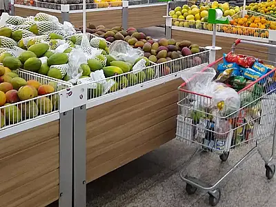 Governo estuda redução de impostos sobre alimentos para controlar preços