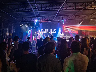 NAIP embala o sábado na Cervejaria Canalhas com muito pop-rock