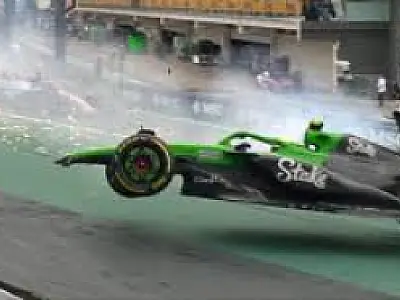 Brasileiro Gabriel Bortoleto bate forte em Interlagos durante corrida sprint da Fórmula 1