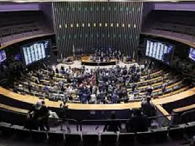 Número de deputados federais será mantido nas eleições de 2026, decide STF