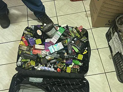 Policia apreende mais de 3 mil cigarros eletrônicos em operação em Campo Grande