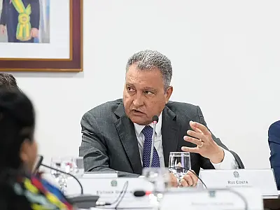 Rui Costa acusa distribuidoras de elevar preços de combustíveis sem justificativa