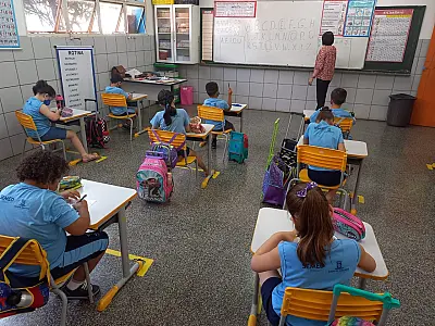 Mais de 3.800 alunos são atendidos em projeto de reforço escolar na Capital