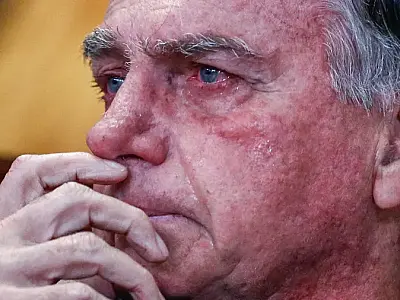 Advogados de Bolsonaro afirmaram que o ex-presidente não usou celular durante visita de Nokolas