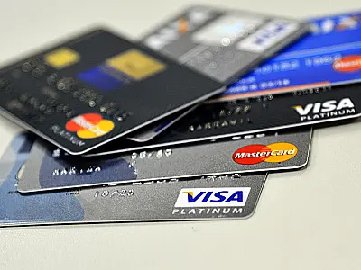 Senado aprova Projeto do Desenrola Brasil e limita juros do cartão de crédito