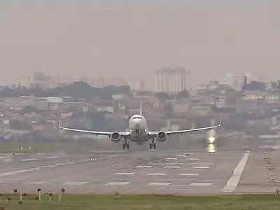 Passagens aéreas ficam mais baratas entre 2022 e 2025, afirma ministro; governo prevê novos leilões