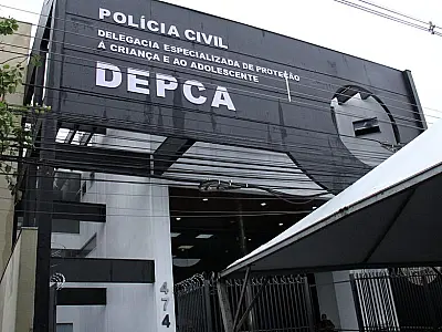 Pai é detido por suspeita de abusar de filhas após a morte da mãe