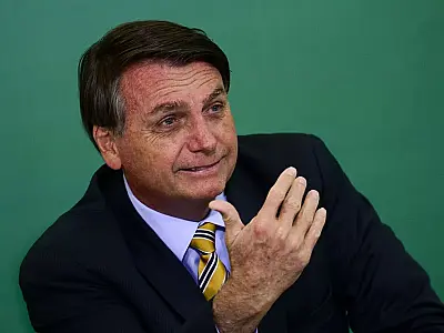 Bolsonaro reconfigura estratégia política: PL retira candidaturas e alinha apoios nas Capitais