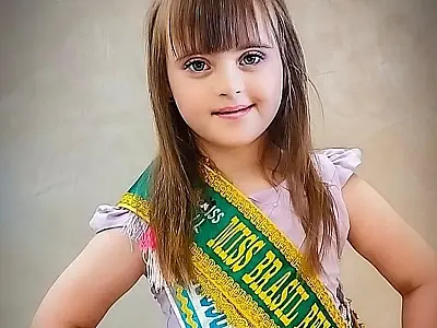 Menina com Síndrome de Down organiza rifas para participar de eventos no RJ e SP