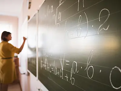 Senado aprova piso de R$ 5.130 para professores