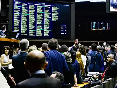 Congresso mantém veto de Lula ao cronograma de emendas em acordo com o governo