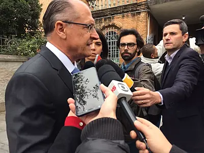 Alckmin nega alta de imposto sobre celular e notebook após rumores nas redes