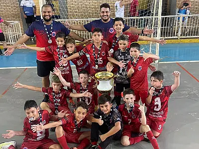 Escolinha Bayern foi campeã estadual de futsal sub 9
