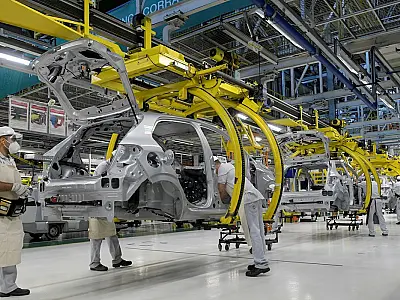 Indústria criou mais de 910 mil empregos em quatro anos, aponta IBGE

