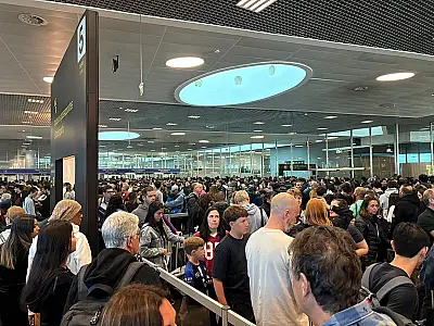 Filas no controle de passaportes geram caos e revolta no aeroporto de Lisboa