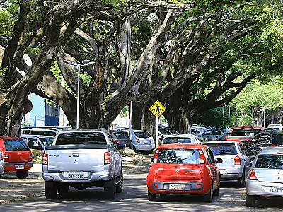 Prazo para licenciamento de veículos com placas 7 e 8 se encerra na sexta