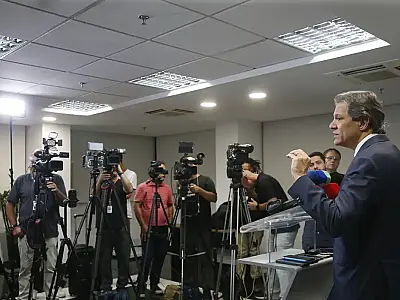 Tesouro dos EUA procura Haddad para agendar reunião sobre tarifaço