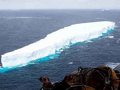 Maior Iceberg do mundo inicia movimento após décadas imóvel