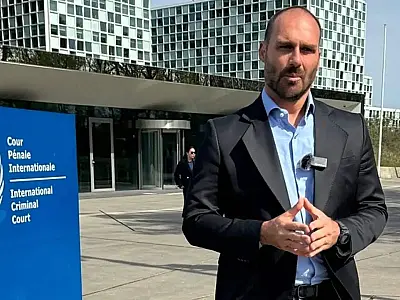 Eduardo Bolsonaro segue nos EUA e Câmara evita dizer se ele pode votar à distância