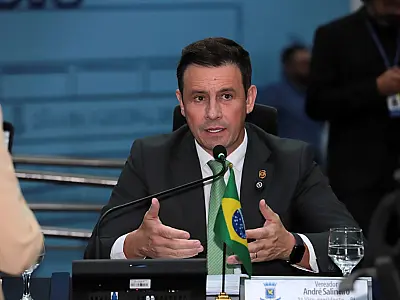 Vereador Salineiro propõe lei para impedir cotas a transexuais em concursos