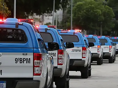 Polícia Militar faz operação no Complexo da Maré