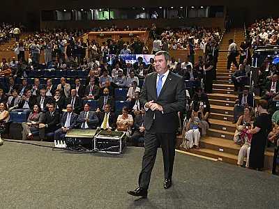 Riedel dispara e atinge 62% dos votos válidos; pesquisa aponta reeleição no 1º turno